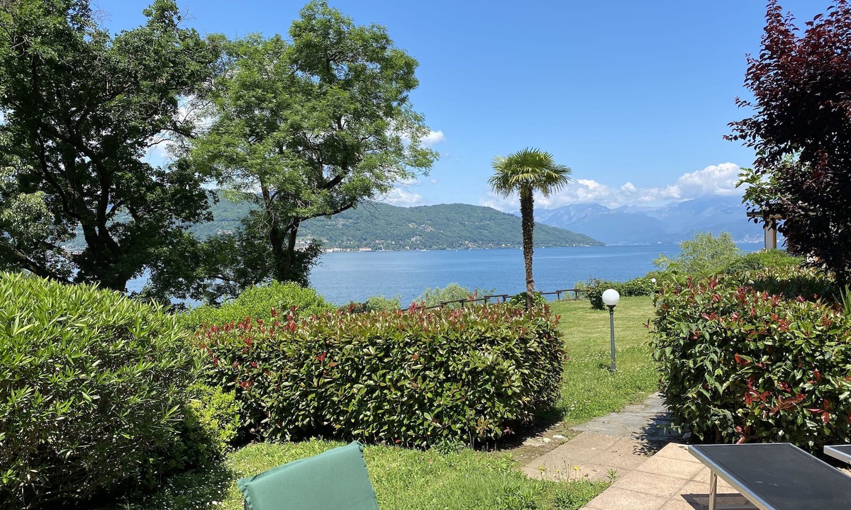Ispra Condo | Traumhaftes Casa am See mit Pool