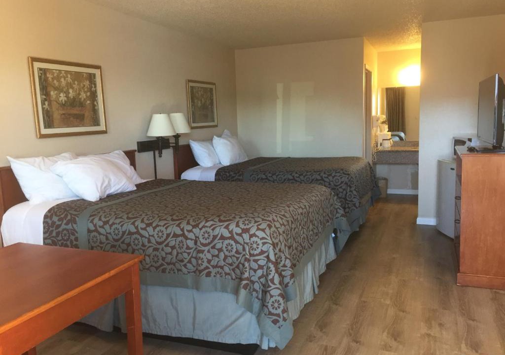 East Mesa Hotel | Travel Inn - Mesa