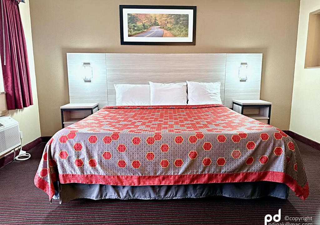 Three Bridges Hotel | Travel Inn & Suites Flemington