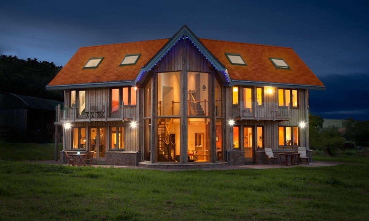 Malvern House | Tree House, Luxury Country House, Hot Tub, Malvern, Sleeps 6+ Award Winning :)A+