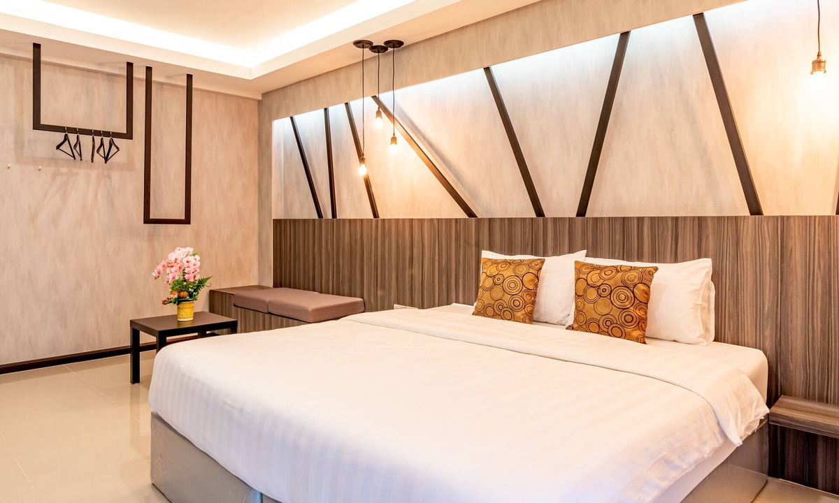 Chom Thong Hotel | Tree Place