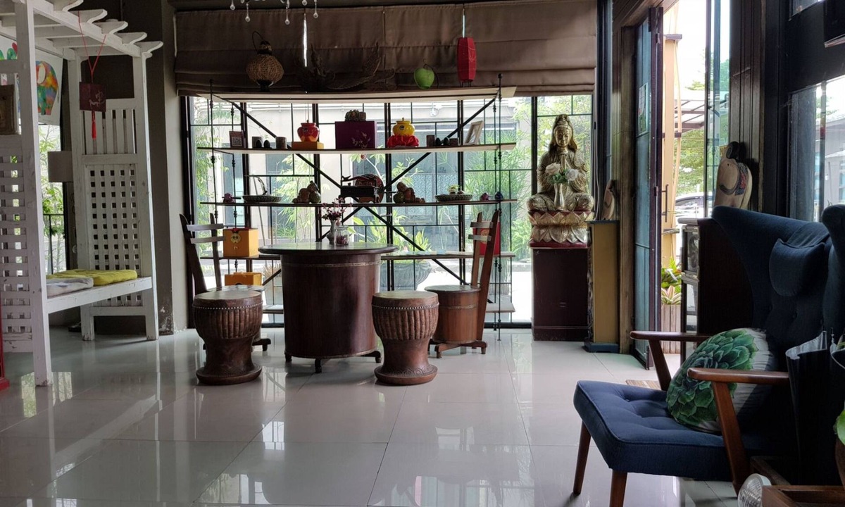 Ban Don Chan Hotel | Tree Retro