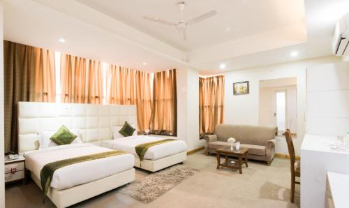 Sector 70 Hotel | Treebo House Inn