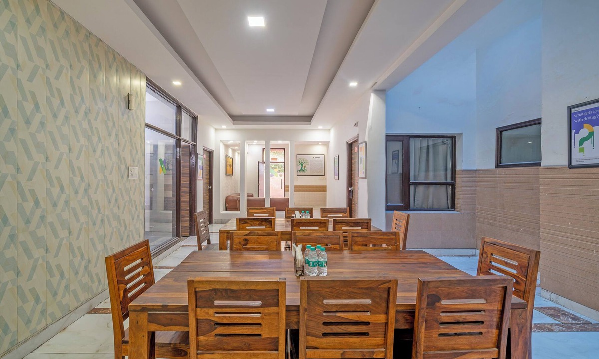 Noida Hotel | Treebo Modern Stays