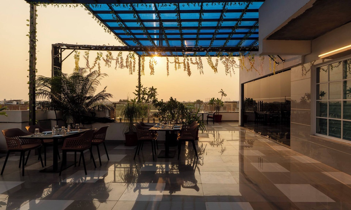 Allahabad Hotel | Treebo Premium Gateway Triveni