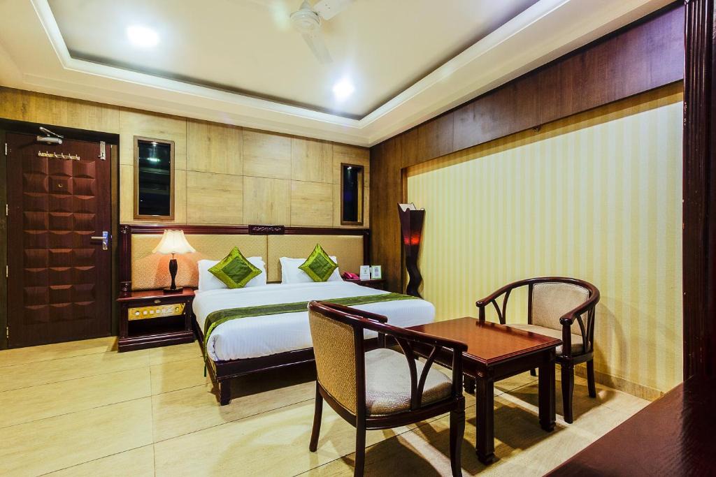 Rau Hotel | Treebo Shivani
