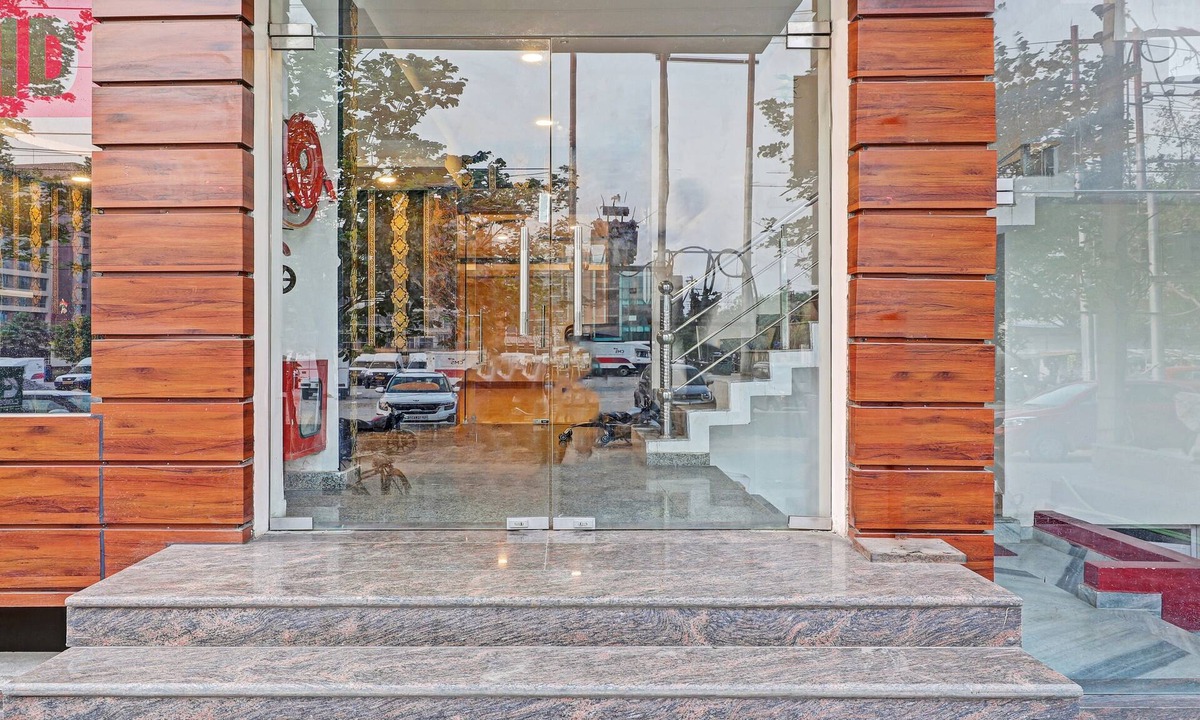 Gomti Nagar House | Treebo Silver Stallion