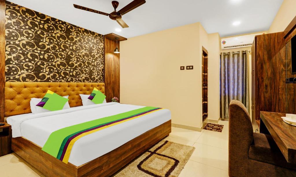 Paltan Bazaar Hotel | Treebo Spring Brook