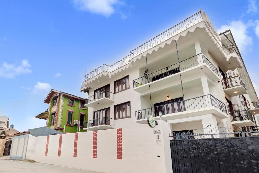 Srinagar Hotel | Treebo Vitasta Villa, Srinagar
