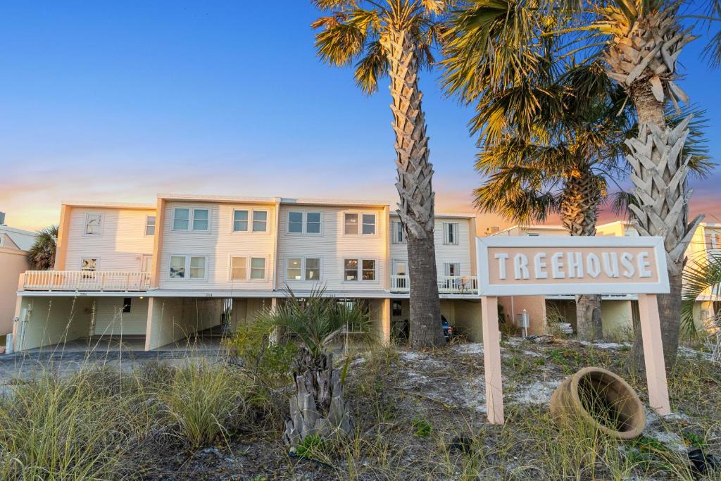Treehouse Hotel | Treehouse Townhome