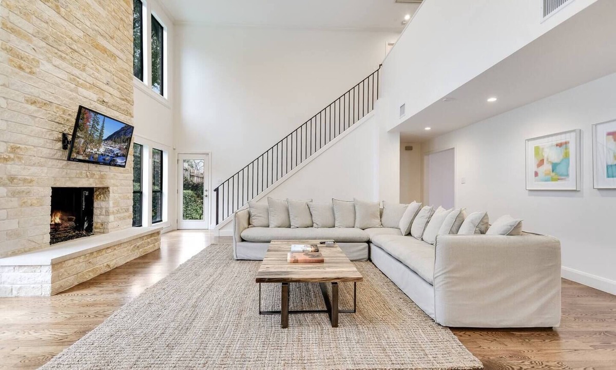 Bee Cave Woods House | Treemont Hill House - SXSW Luxury Home Near Downtown Austin!