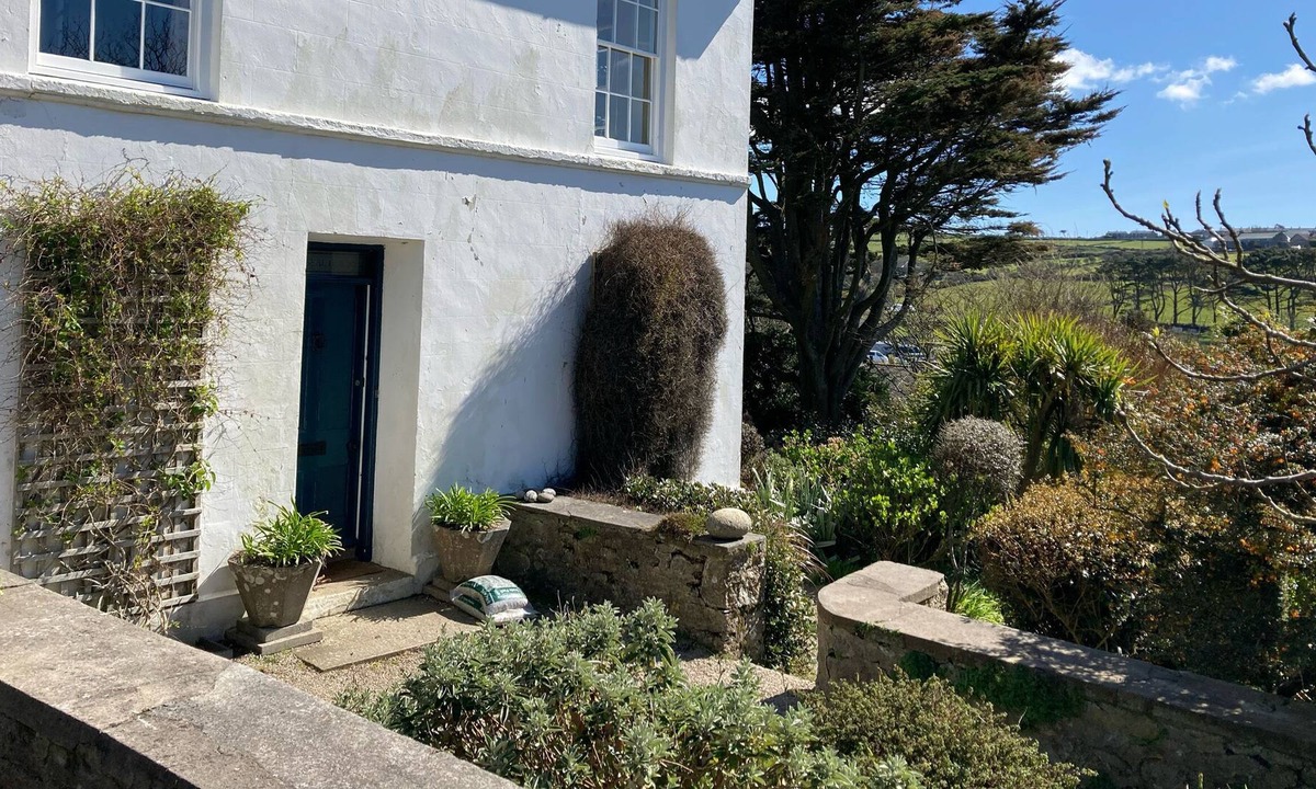 St Just House | TREGESEAL HOUSE, character holiday cottage, with a garden in St Just