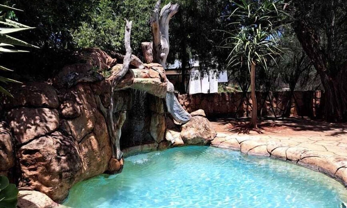 Leeupoort Cabin | Trekpad Safaris