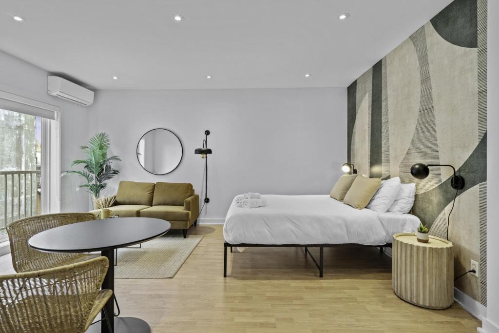 Little Italy Apartment | Trendy Open-Space Studio by Jean Talon Market
