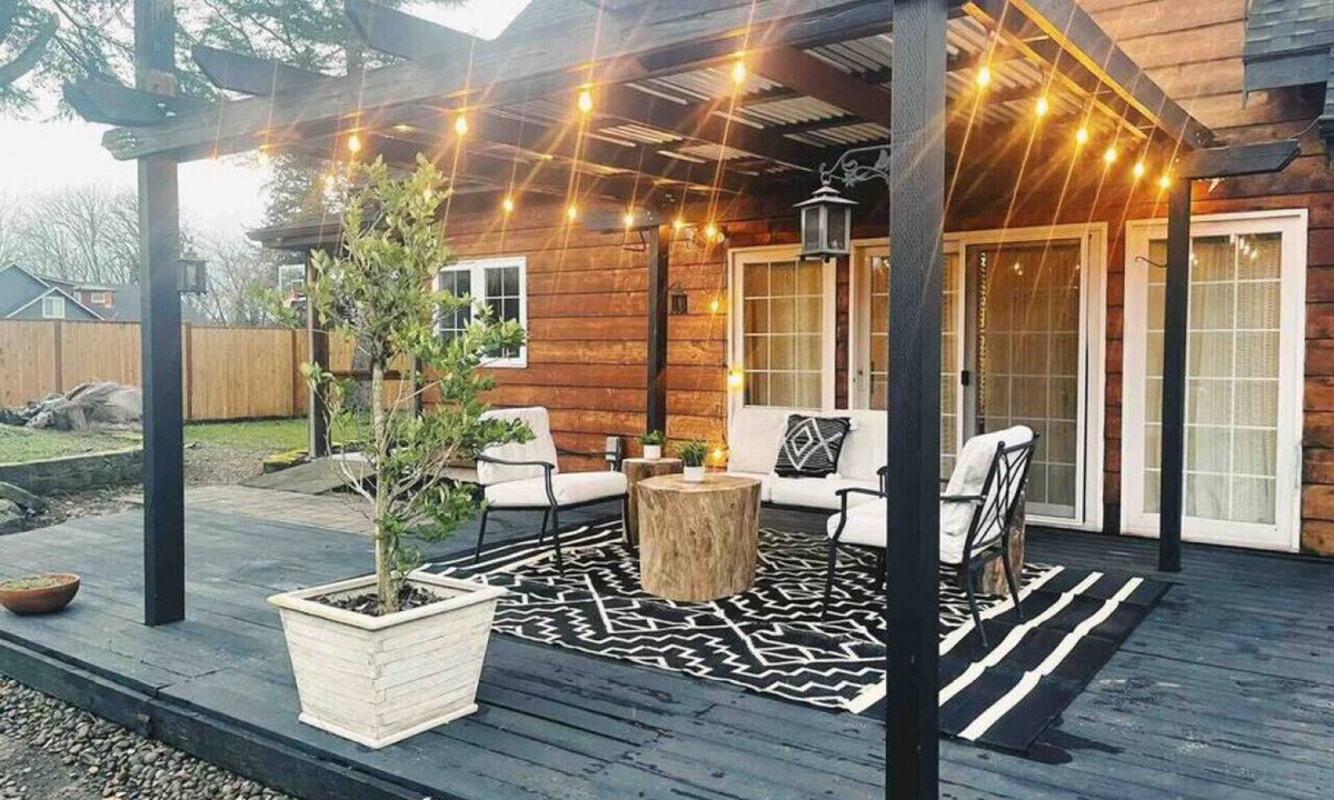 Keizer House | Trendy Willamette Valley Home - Great Location! Pet Friendly Outdoor Pizza Oven