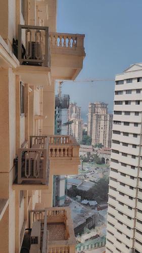 Hiranandani Gardens Apartment | Trendy1BR+smart kitchen +Living room+1.5 toilets