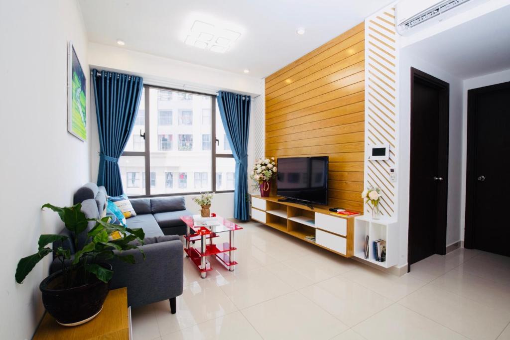 Bach Dang Riverside Apartment | TRESOR POOL GYM, ROSE HOME WITH POOL VIEW