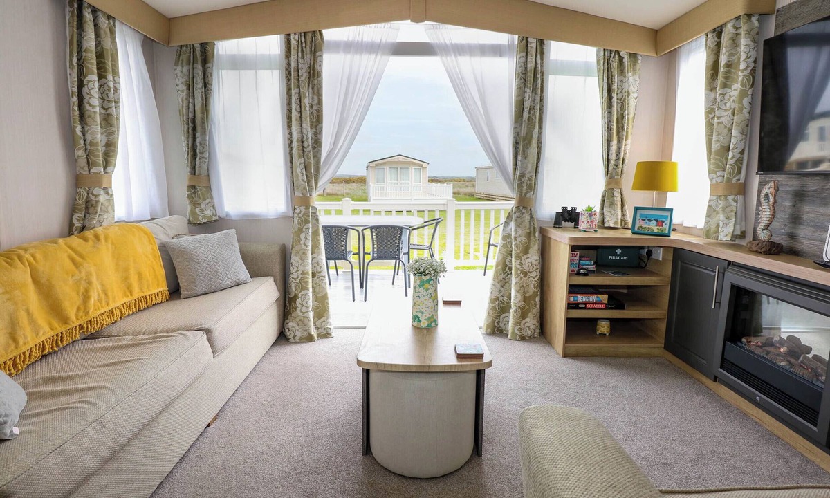 Caergeiliog House | Trewan Lodge