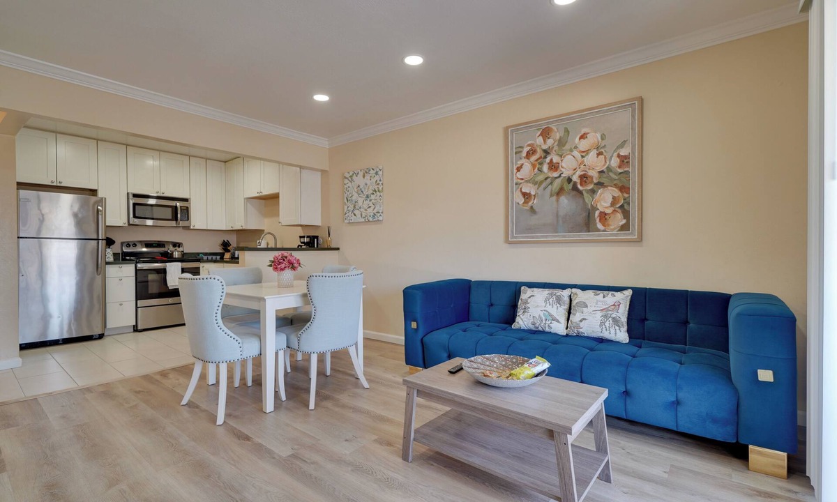 Pleasanton Condo | Tri-Valley Getaway 2 Mi to Historic Main Street!