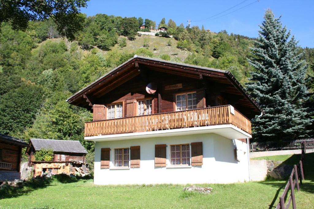 Blatten bei Naters House | Triantha TR0