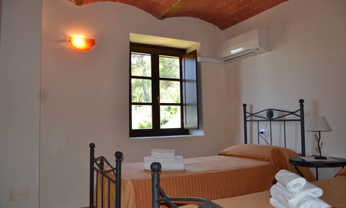 Casalappi Apartment | TRILOCALE DELUXE 2 BATHROOMS WITH PRIVATE GARDEN, POOL, TENNIS, NEAR THE SEA