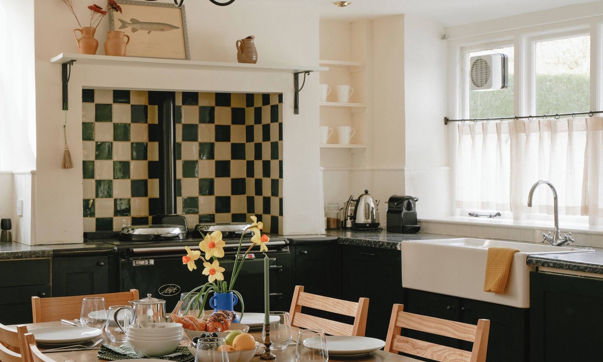 Stratton House | Trinity Farmhouse-Stunning House&Garden