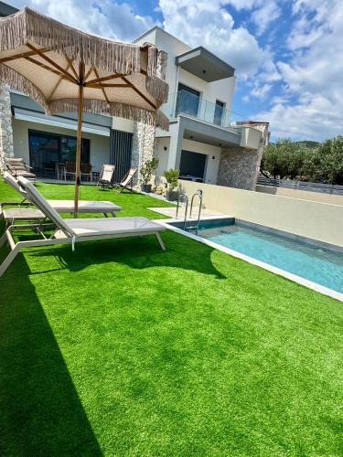 Nea Iraklitsa Villa | Trinity Pool Villas WHITE