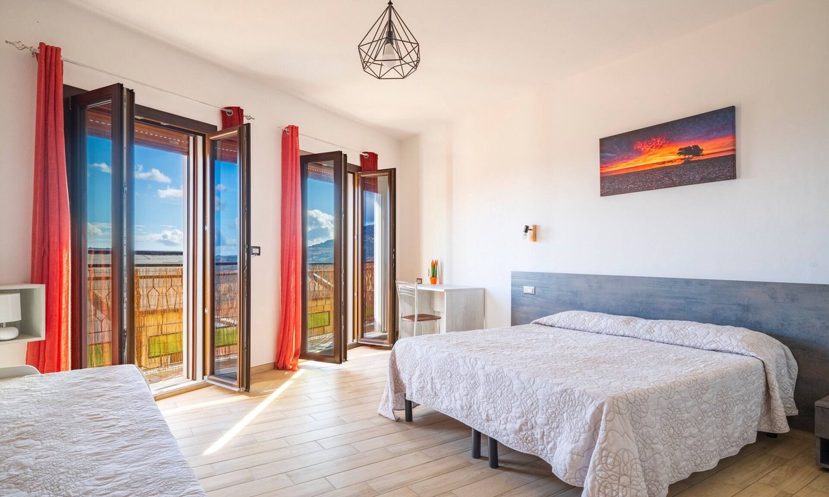 Jerzu Apartment | Triple room with private bathroom