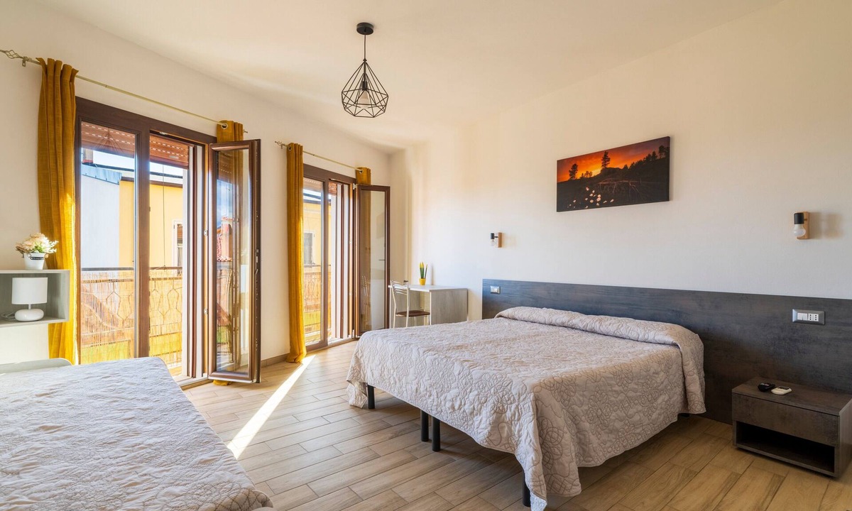 Jerzu Apartment | Triple room with private bathroom