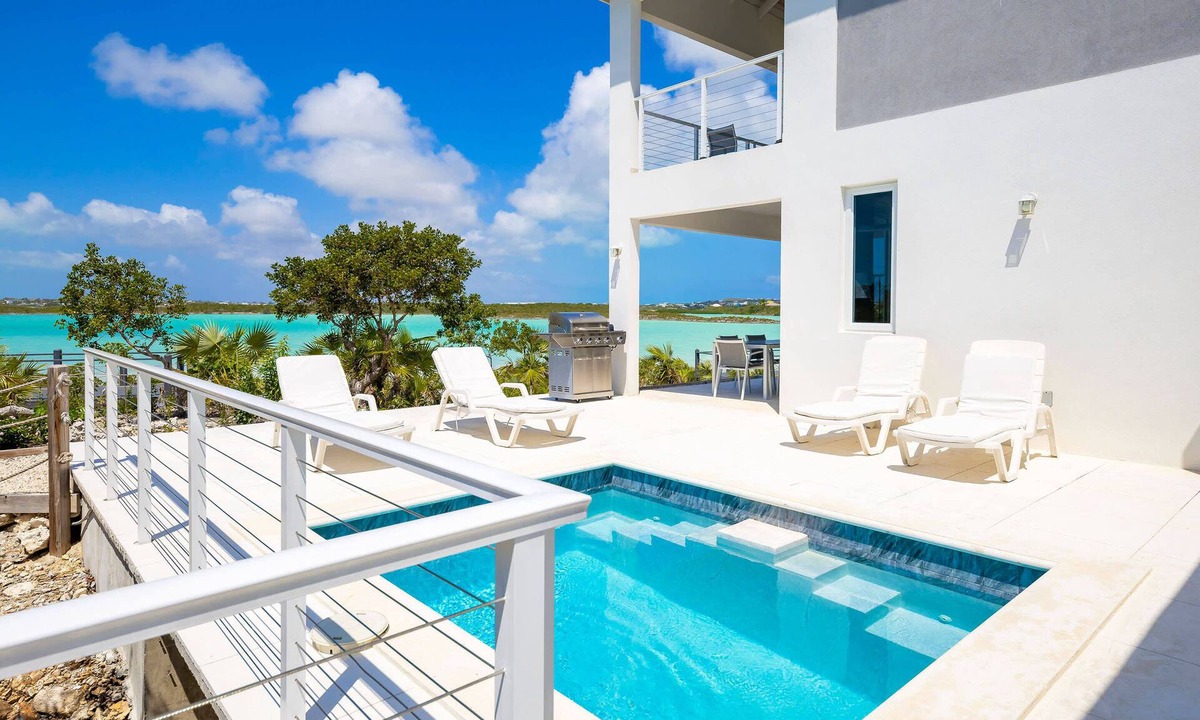 Cooper Jack Bay Settlement Villa | Tropical Waterfront Cooper Jack Bay Villa