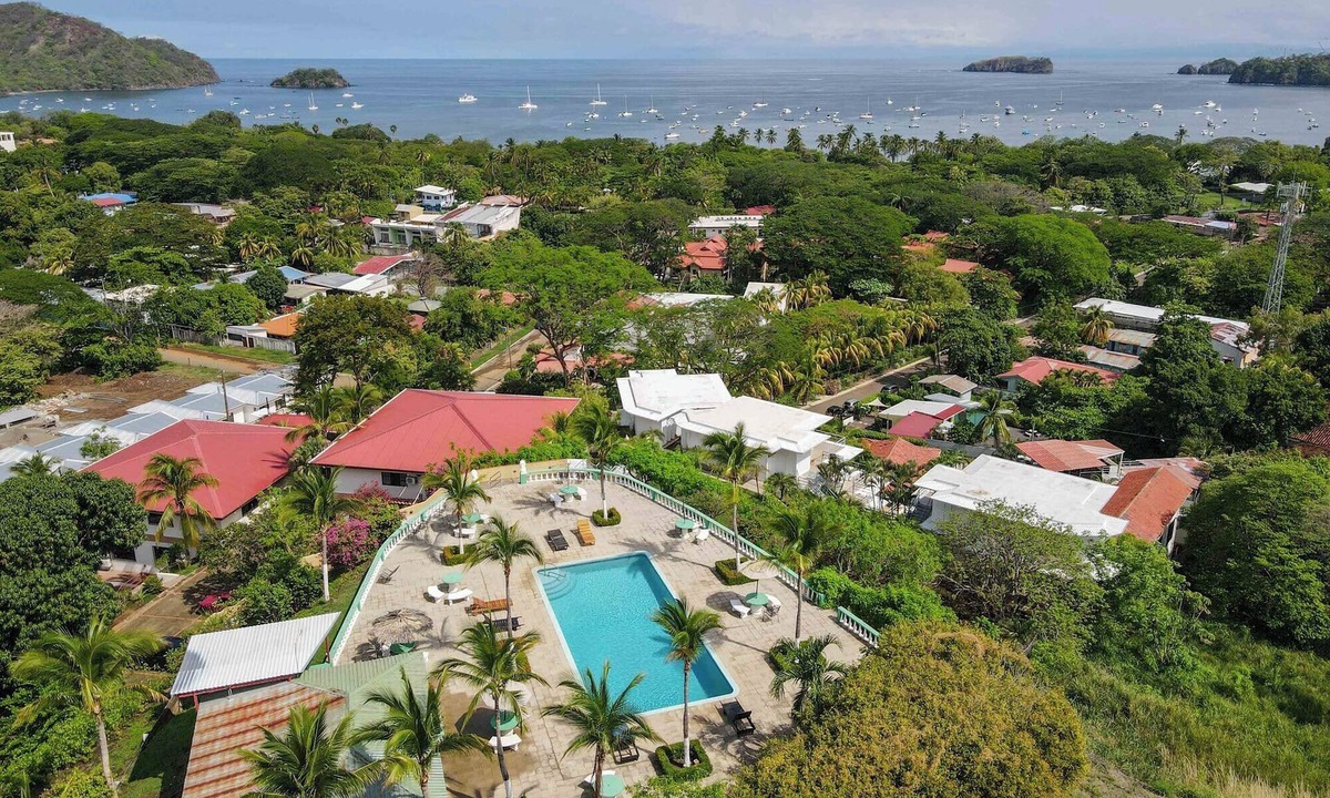 Coco Condo | Tropical Condo with Spectacular Ocean Views, Panoramic Dining Terrace & Quick Walk to Beach