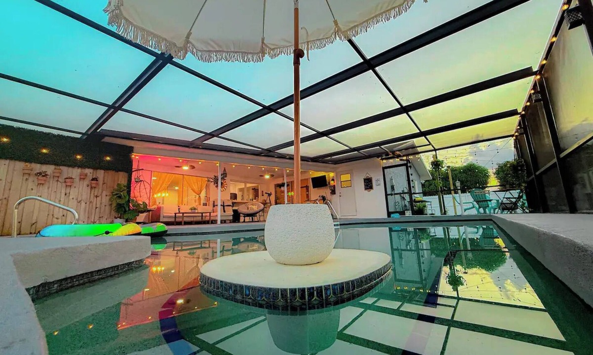 Joel House | Tropical Getaway