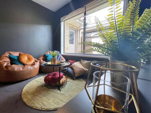 Strathpine House | Tropical Ocean Vibe Retreat Fully Air-Con Home