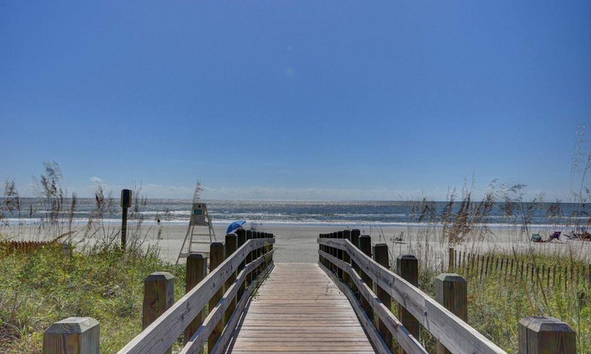 Crescent Beach Villa | Tropical Paradise! New Summer Discounts!