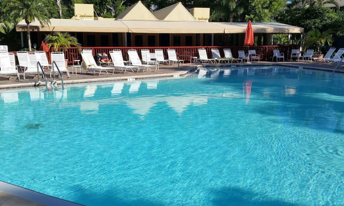 Park Shore Condo | Tropical Paradise Resort