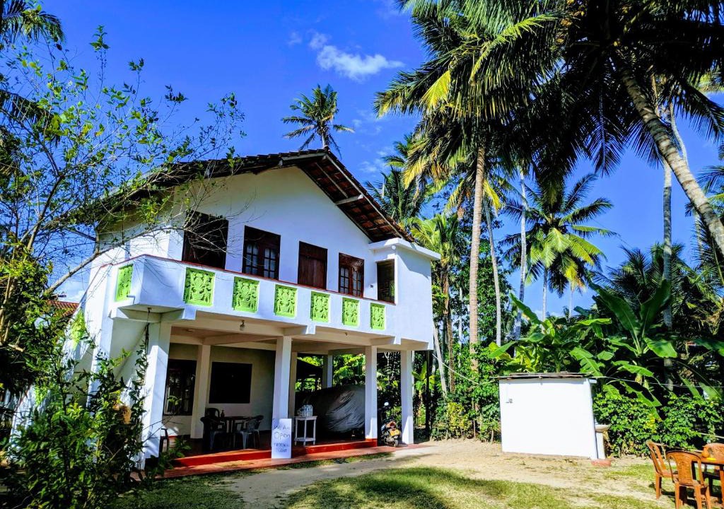 Polhena Hotel | Tropical Point Inn