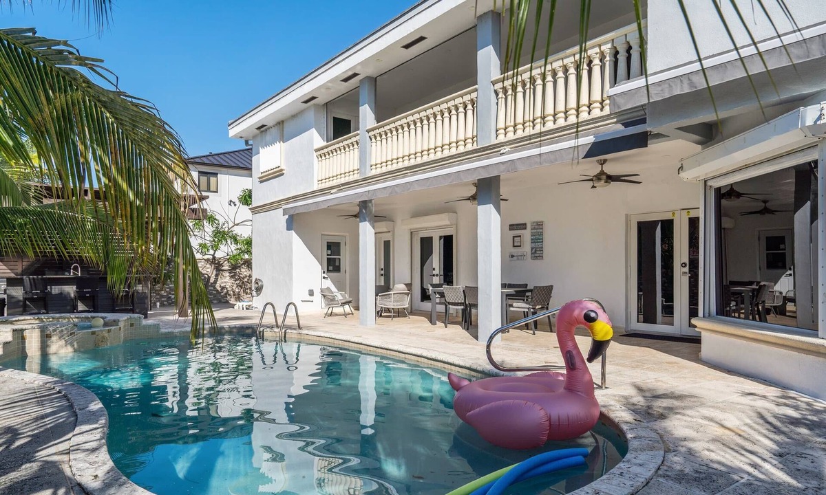Miami Lakes House | Tropical Pool Paradise x 5-BD,4-BA Luxury Living