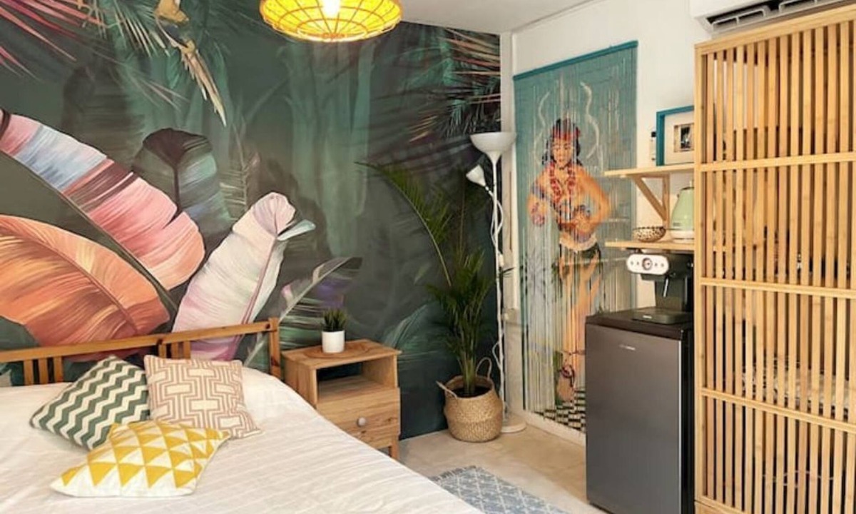 Jumeirah Apartment | Tropical Sanctuary walking distance to the beach