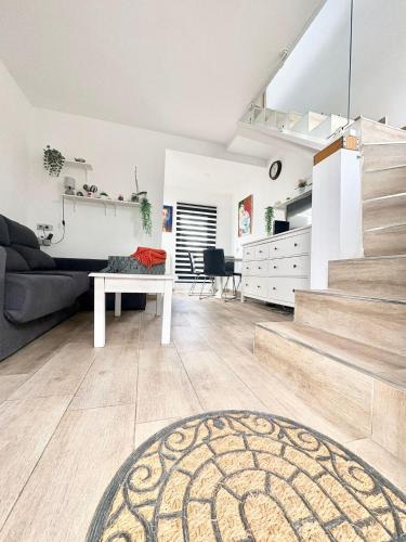 Maspalomas House | TROPICAL SUN AND palm