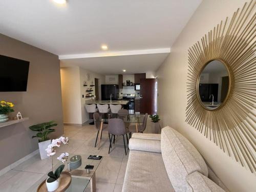 Desamparados Apartment | Tropical Sunshine