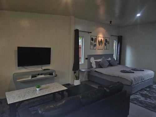 Cherngtalay Villa | Tropical Hideaway Close to the Beach
