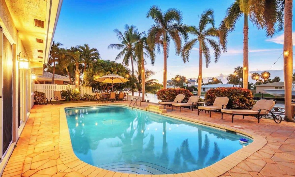 Cypress Lakes Villa | Tropical Waterfront Home: Pool & Boat Rental