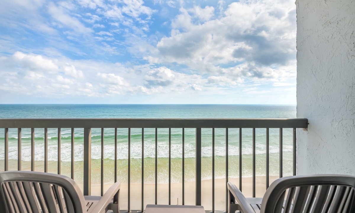 Seabreeze Park Hotel | Tropical Winds Oceanfront Hotel