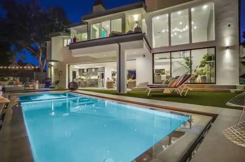 Los Angeles Apartment | Troy Hill