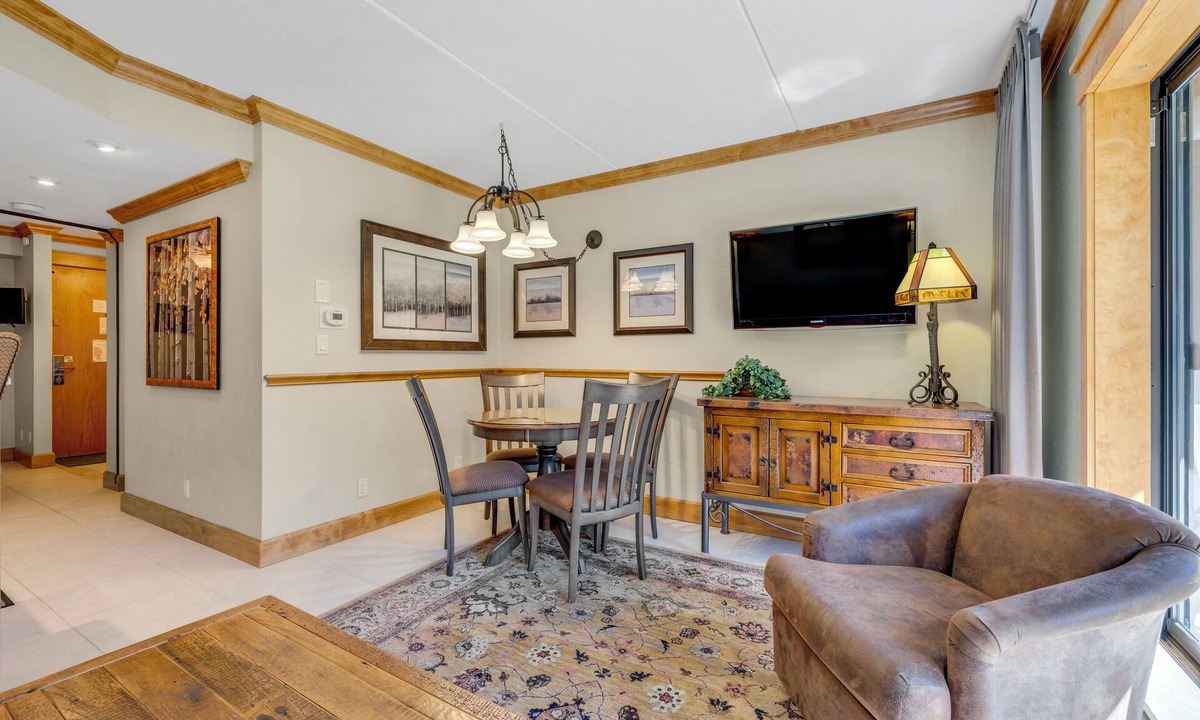 Peak 9 Condo | True Ski-in/ski-out studio, 1 bath