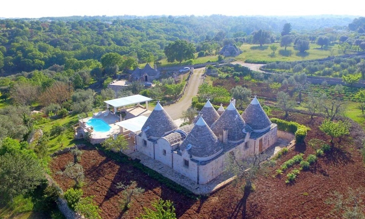 Ostuni House | Trulli in Valle d'Itra with Pool and Views