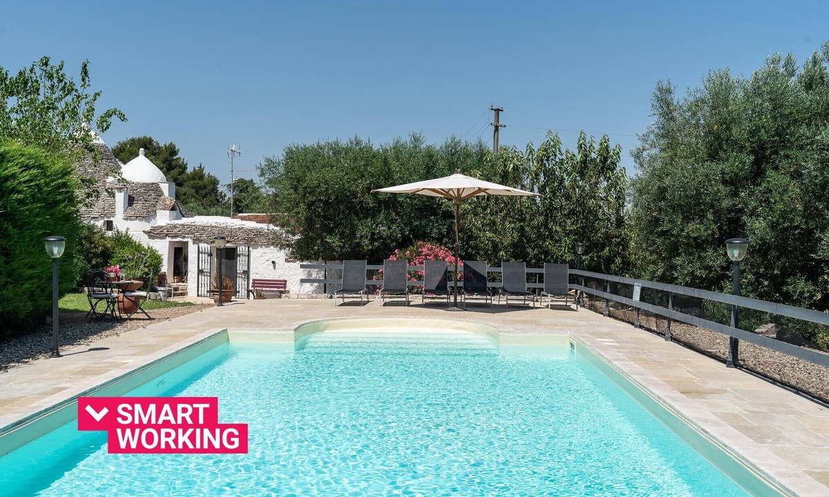 Putignano Villa | Trulli Nora con Piscina by Wonderful Italy