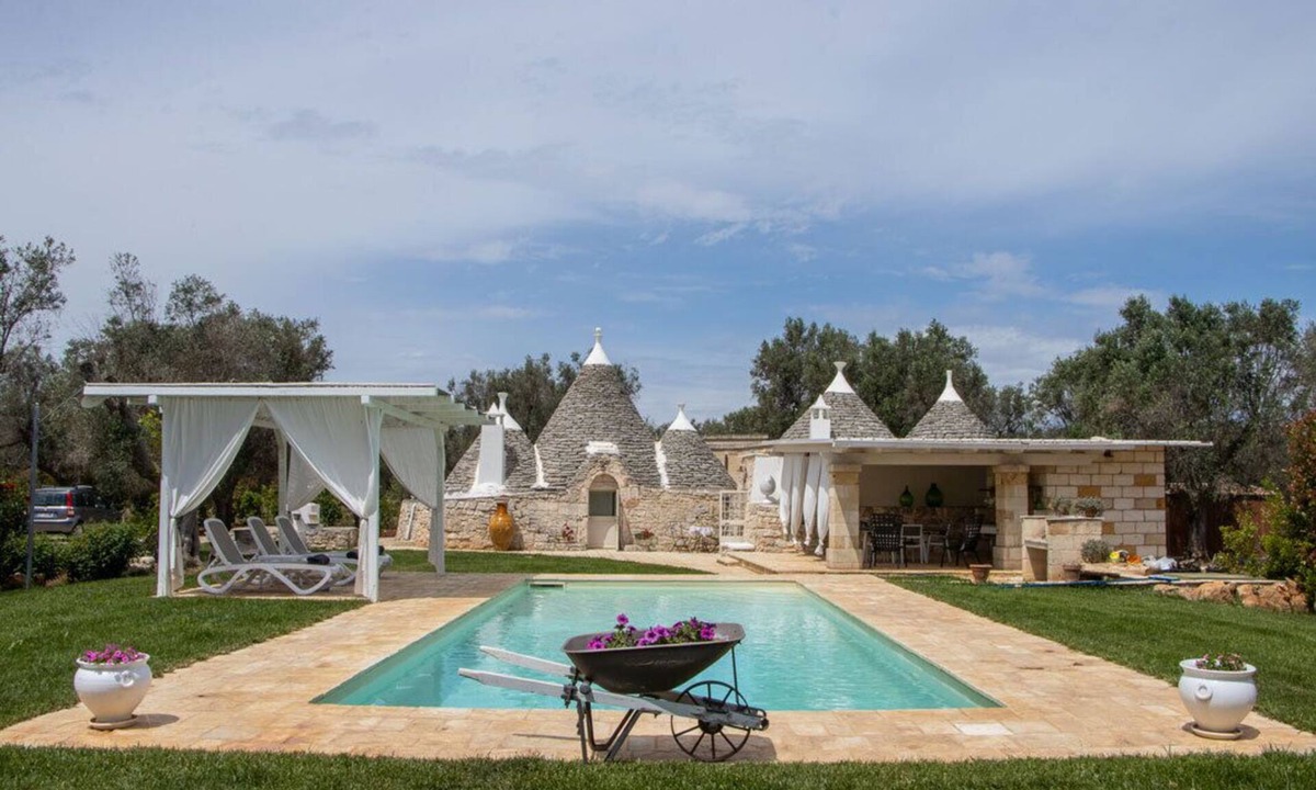 Latiano Villa | Trullo Canicchiulo by BarbarHouse