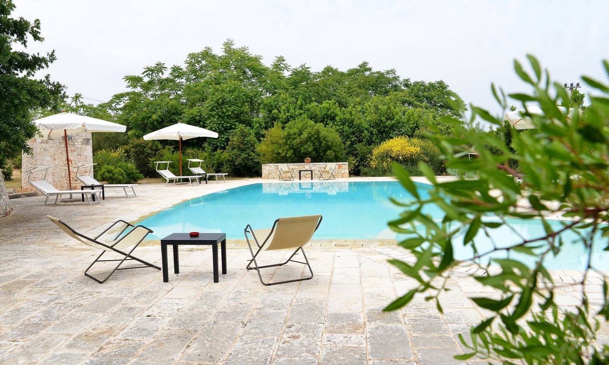 Specchiaruzzo House | Trullo 'Corte Del Camedrio 2' with Shared Terrace, Wi-Fi and Air Conditioning