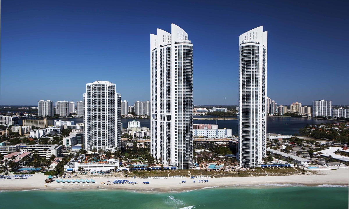 Sunny Isles Beach Hotel | Trump International Beach Resort